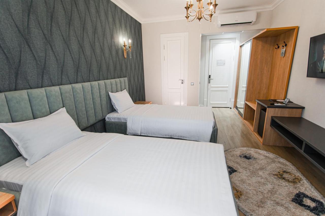 Wellfort Hotel Samarkand Esterno foto