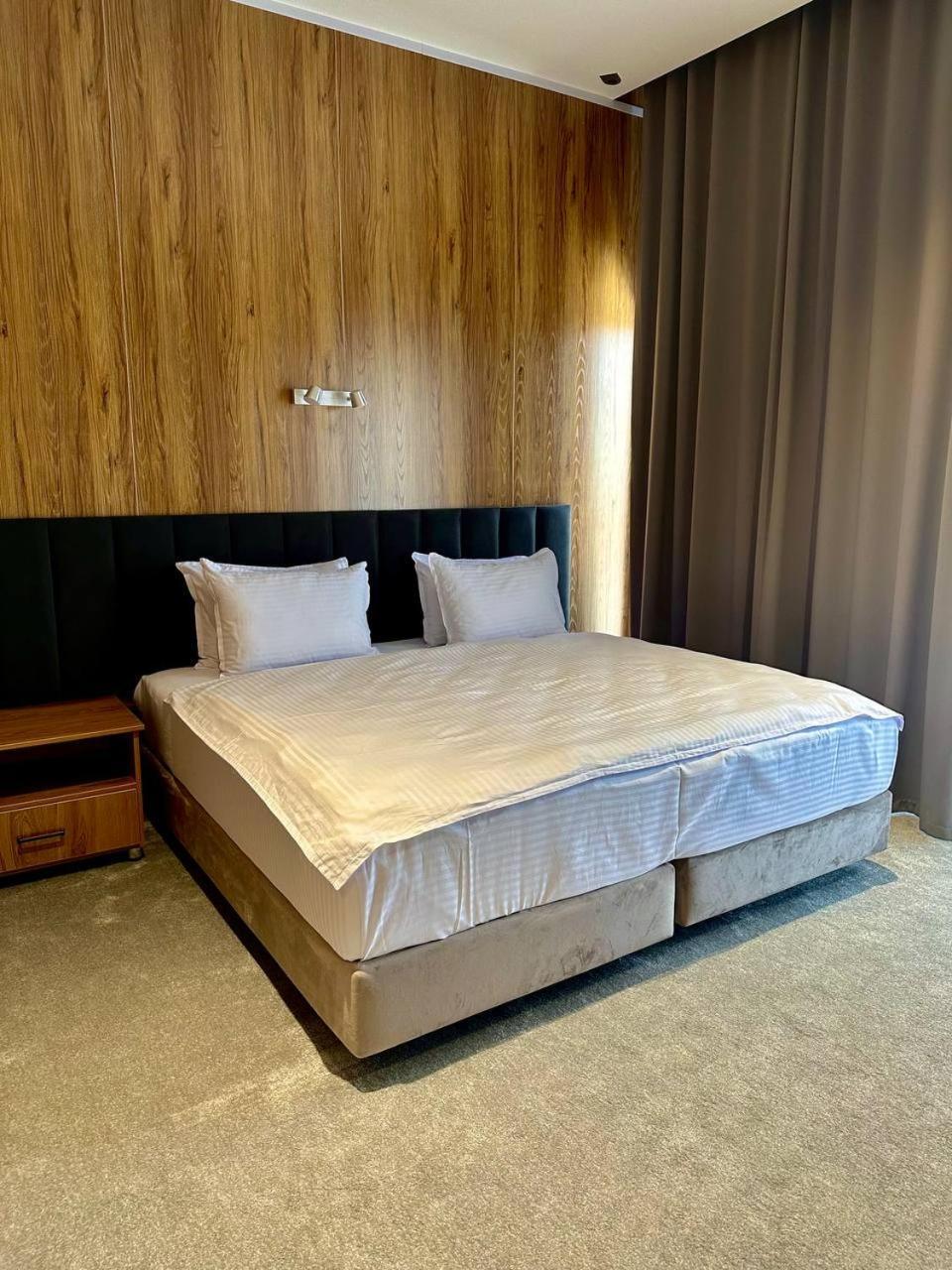 Wellfort Hotel Samarkand Esterno foto