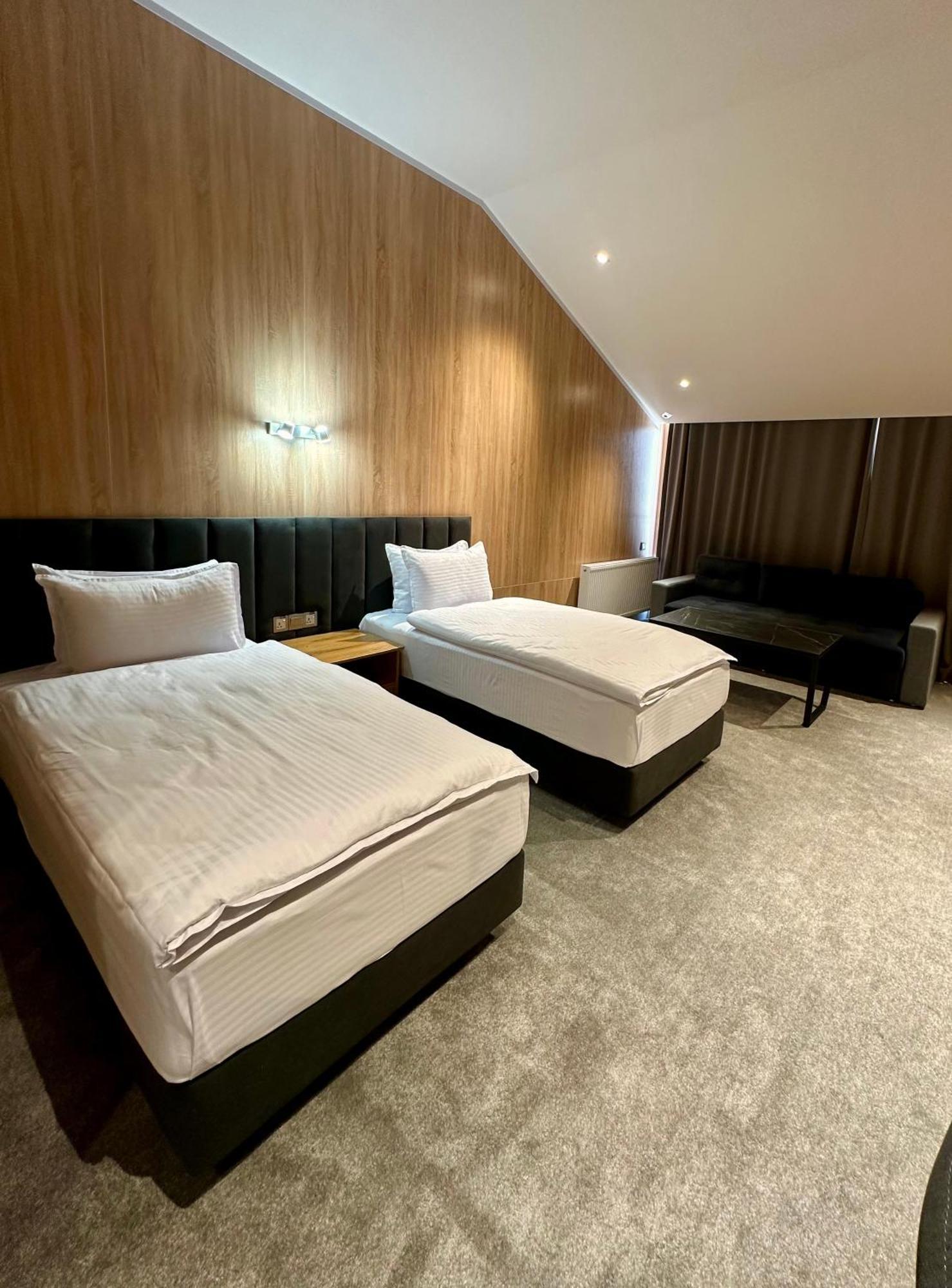 Wellfort Hotel Samarkand Esterno foto